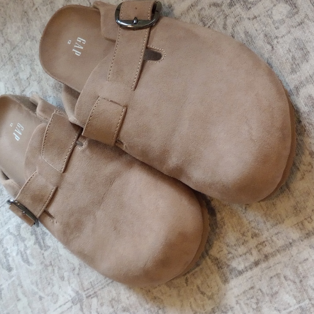 Gap shoes